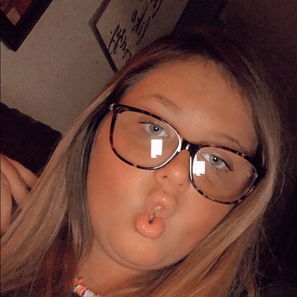 Meet your Posher, Savanna